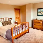 Grace's Landing Sneem